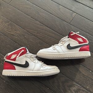 Nike Air Jordan 1 Mid - Kids Size 2Y